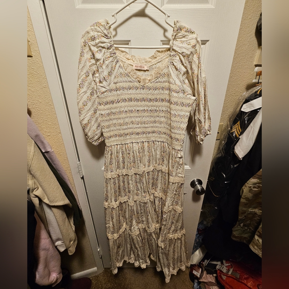 Ivy City Co Cream Floral Dress